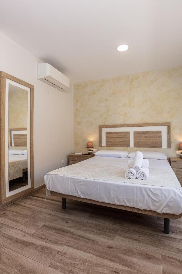Apartamentos Lola Beach Málaga Exterior foto
