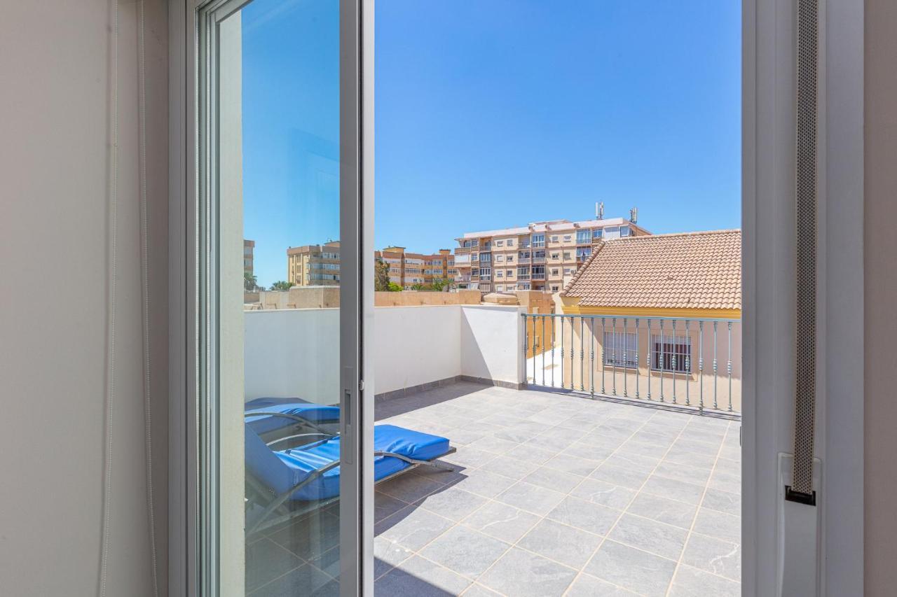 Apartamentos Lola Beach Málaga Exterior foto